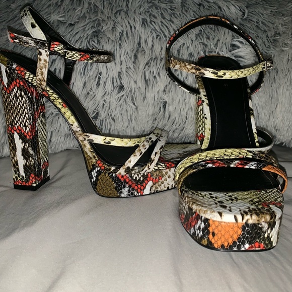Multicolor snake print heel - Picture 3 of 4